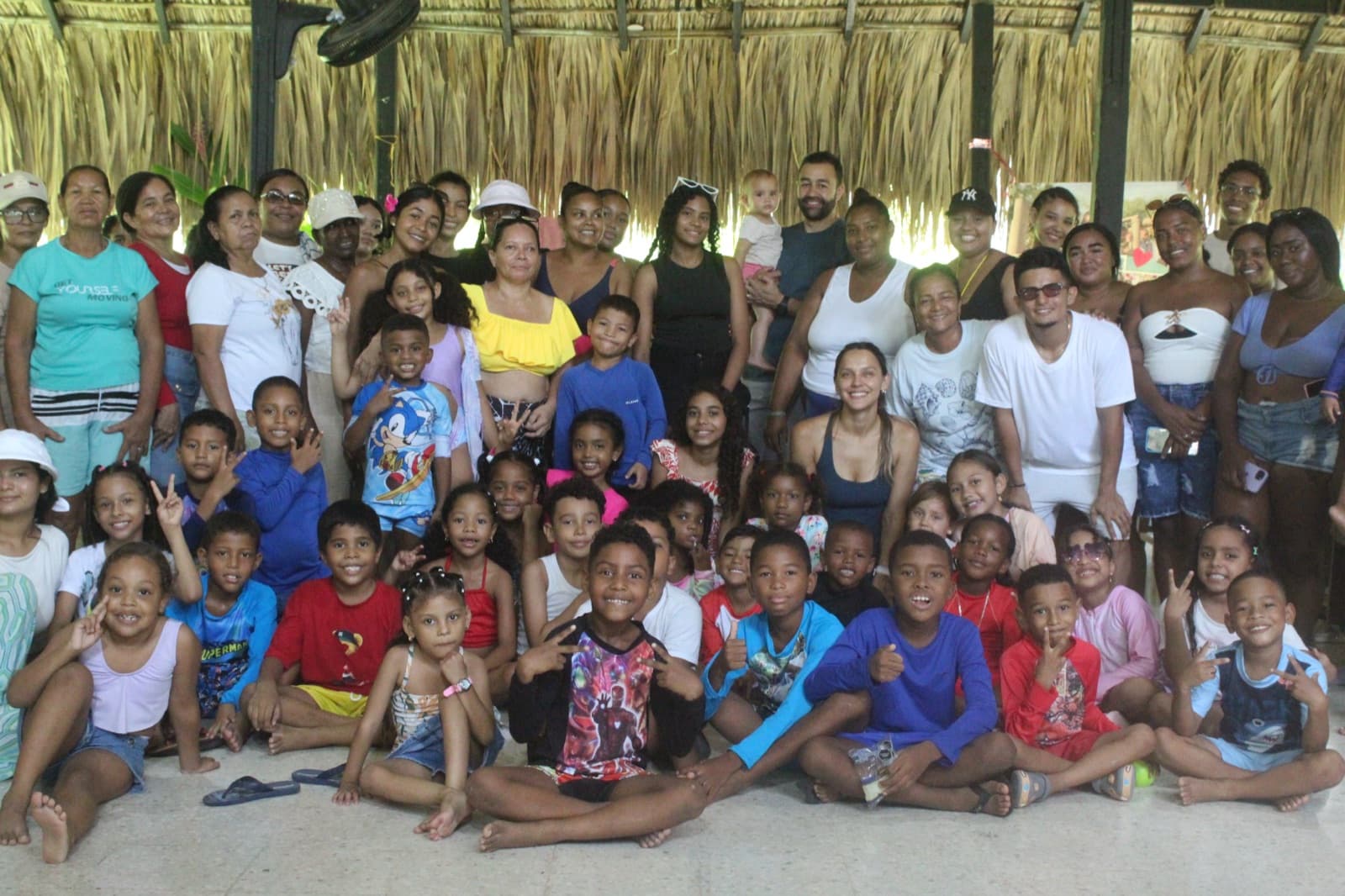 Students, families and volunteers together at the day trip